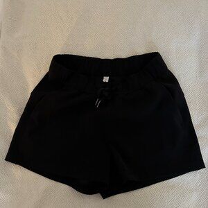 lululemon shorts with pockets size 4